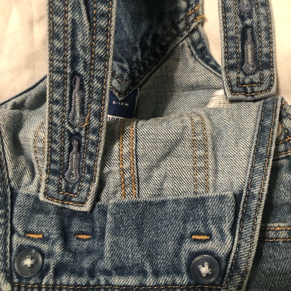 Adorable Old Navy baby girl denim jean overalls - Picture 5 of 7